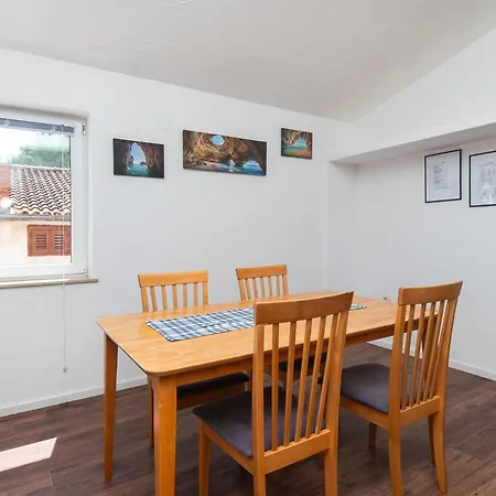 Apartments&rooms Mladen Vodice