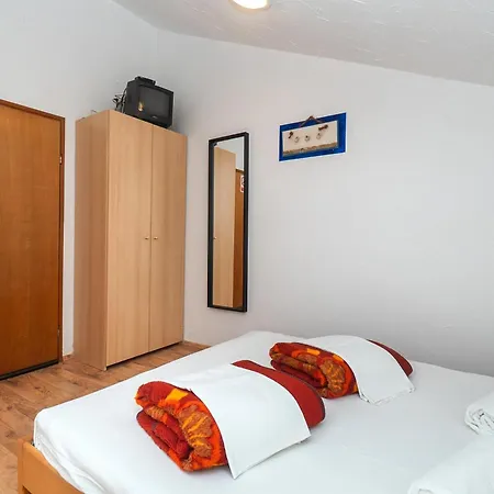 Apartments&rooms Mladen