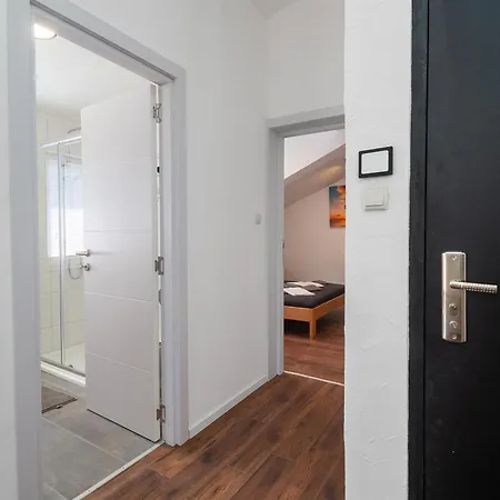 And Mladen Appartement Vodice