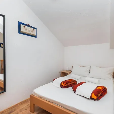 Appartement Apartments&rooms Mladen