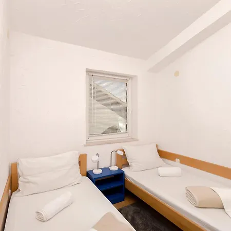 Apartments&rooms Mladen