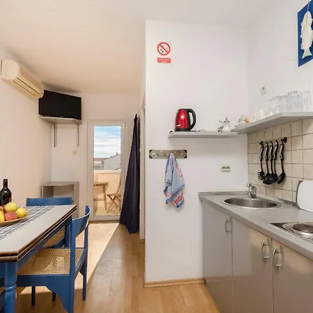 Apartments&rooms Mladen *