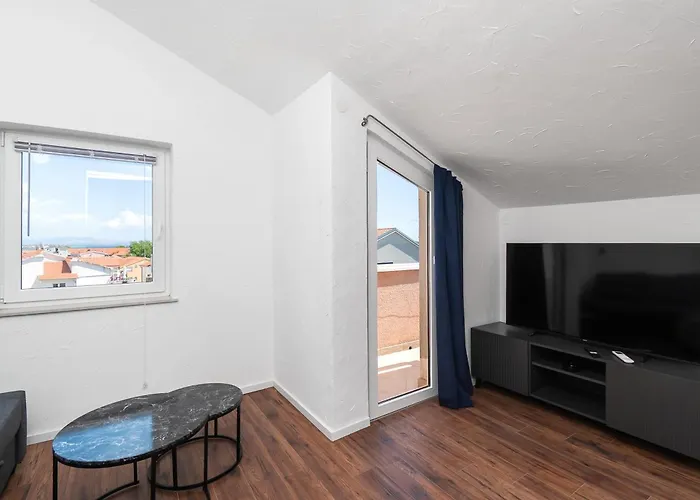 And Mladen アパート