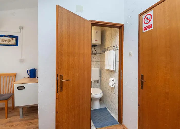 And Mladen アパート