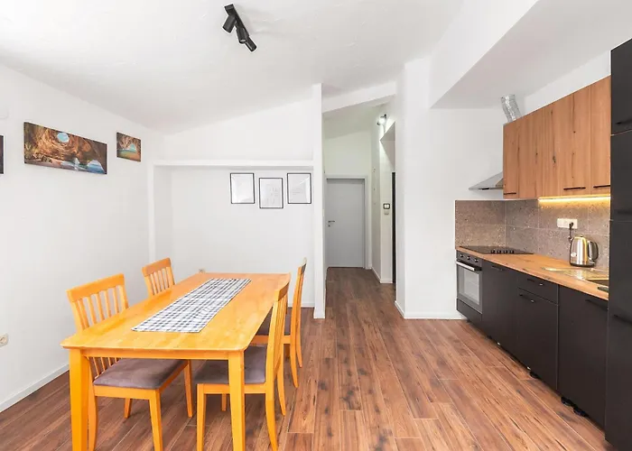 And Mladen Διαμέρισμα *