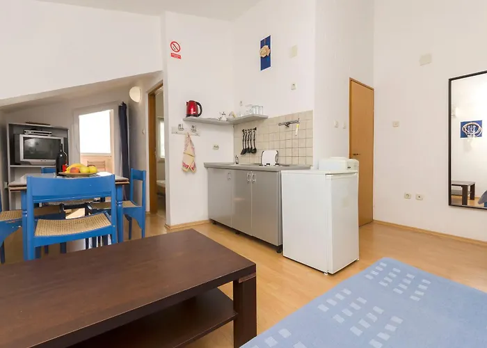 And Mladen アパート *