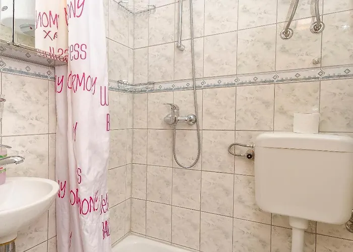 And Mladen アパート *